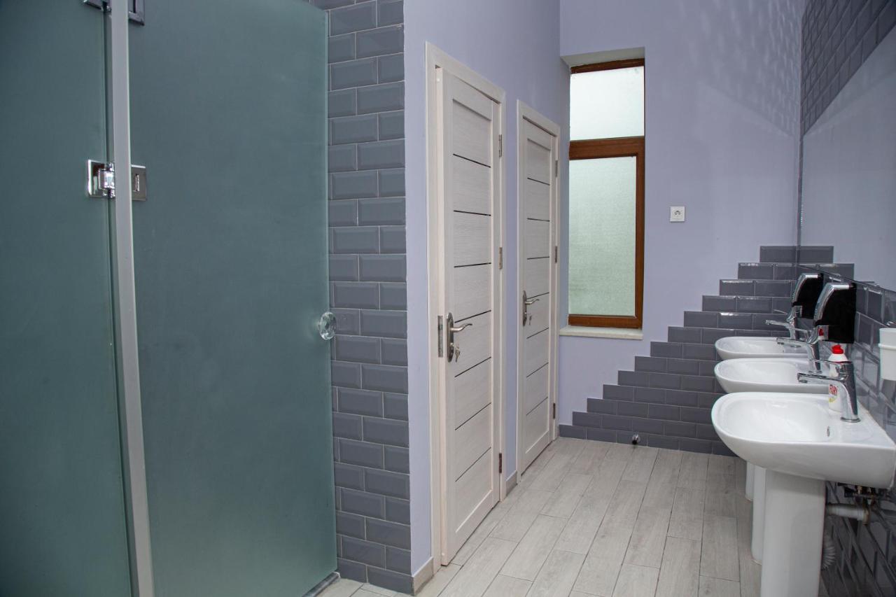 Central Hostel Şǝki Екстериор снимка