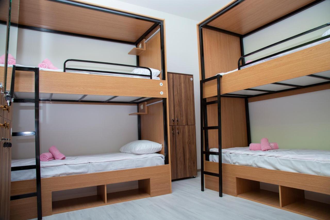 Central Hostel Şǝki Екстериор снимка