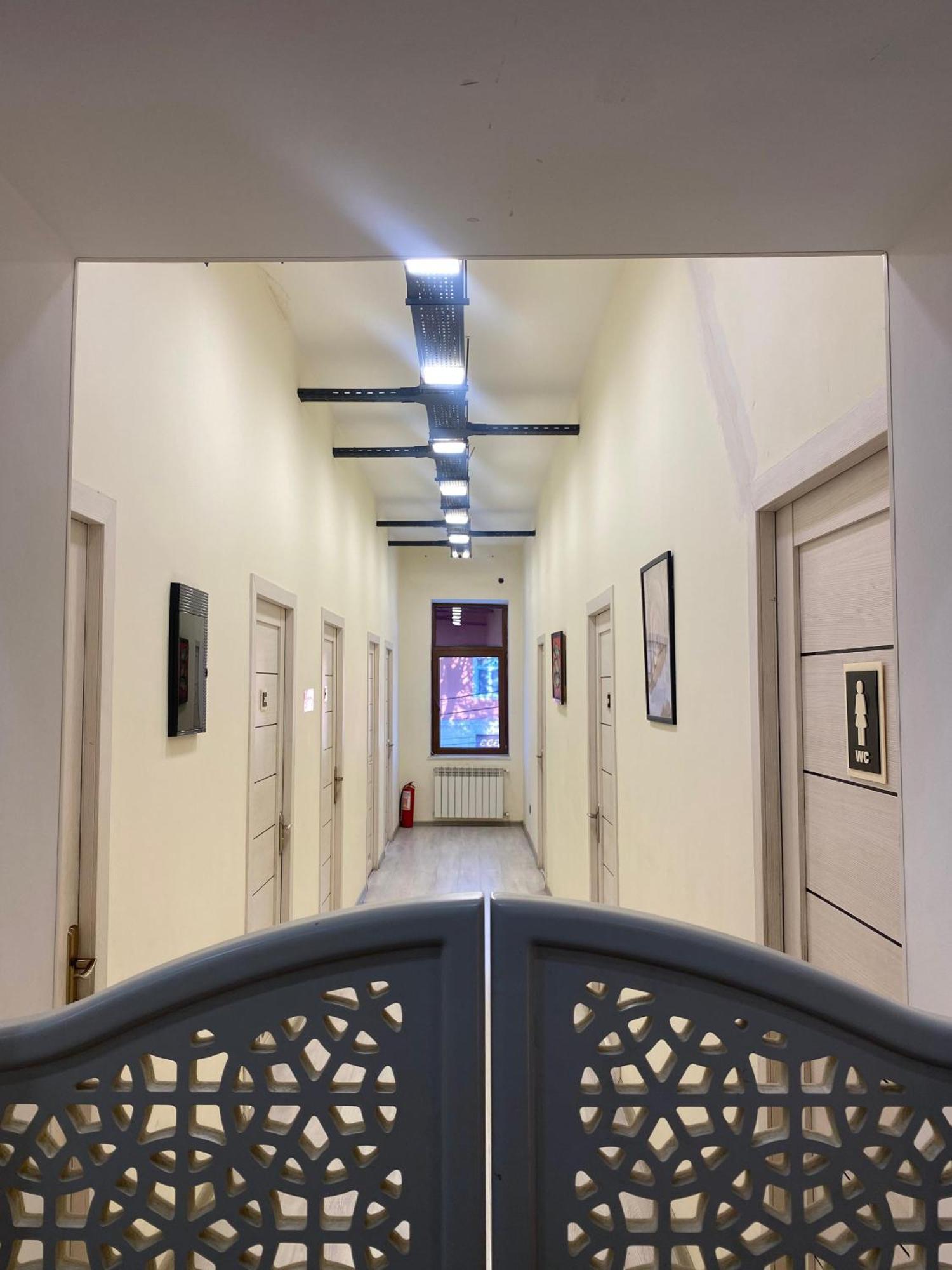 Central Hostel Şǝki Екстериор снимка