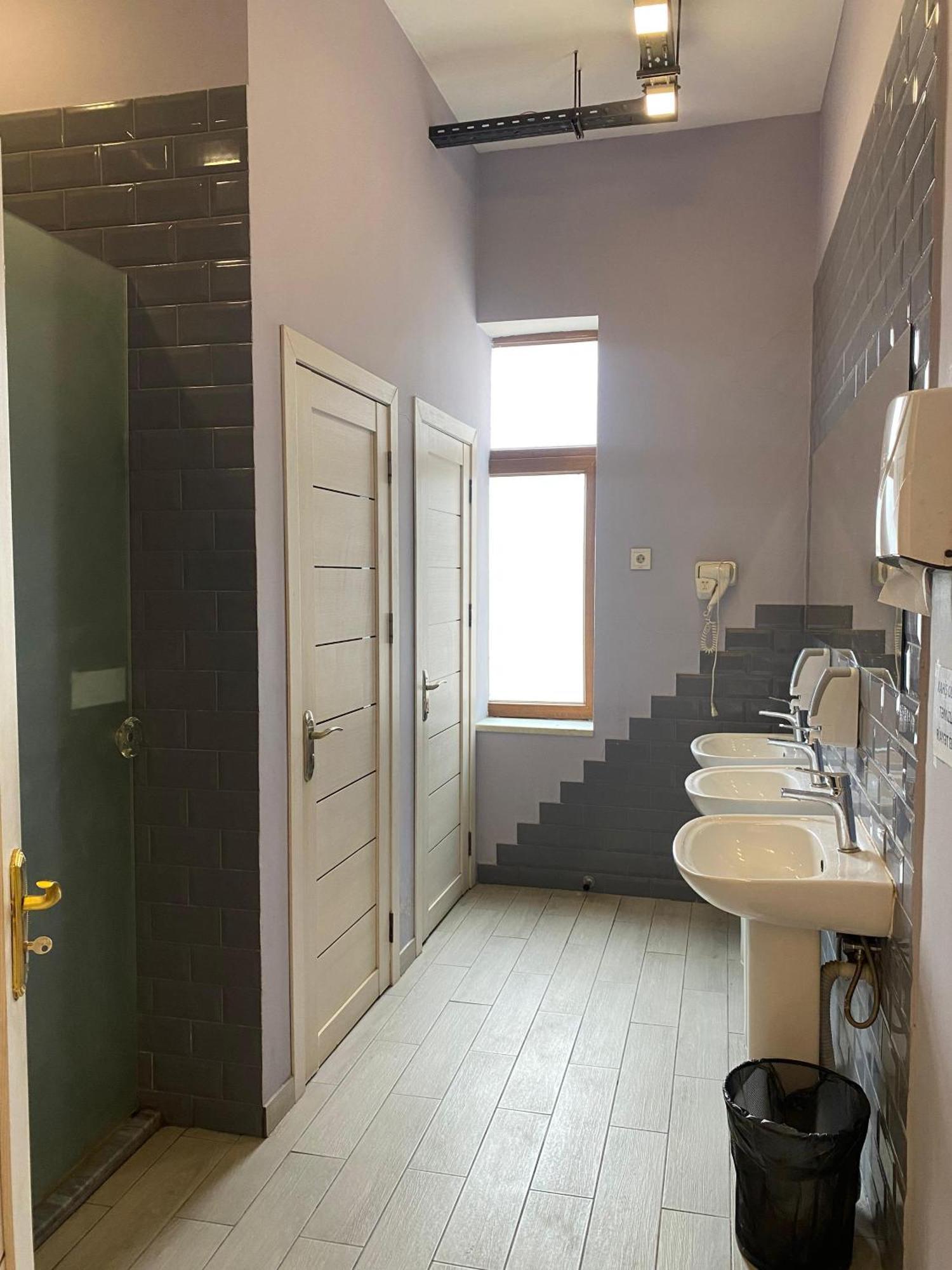 Central Hostel Şǝki Екстериор снимка