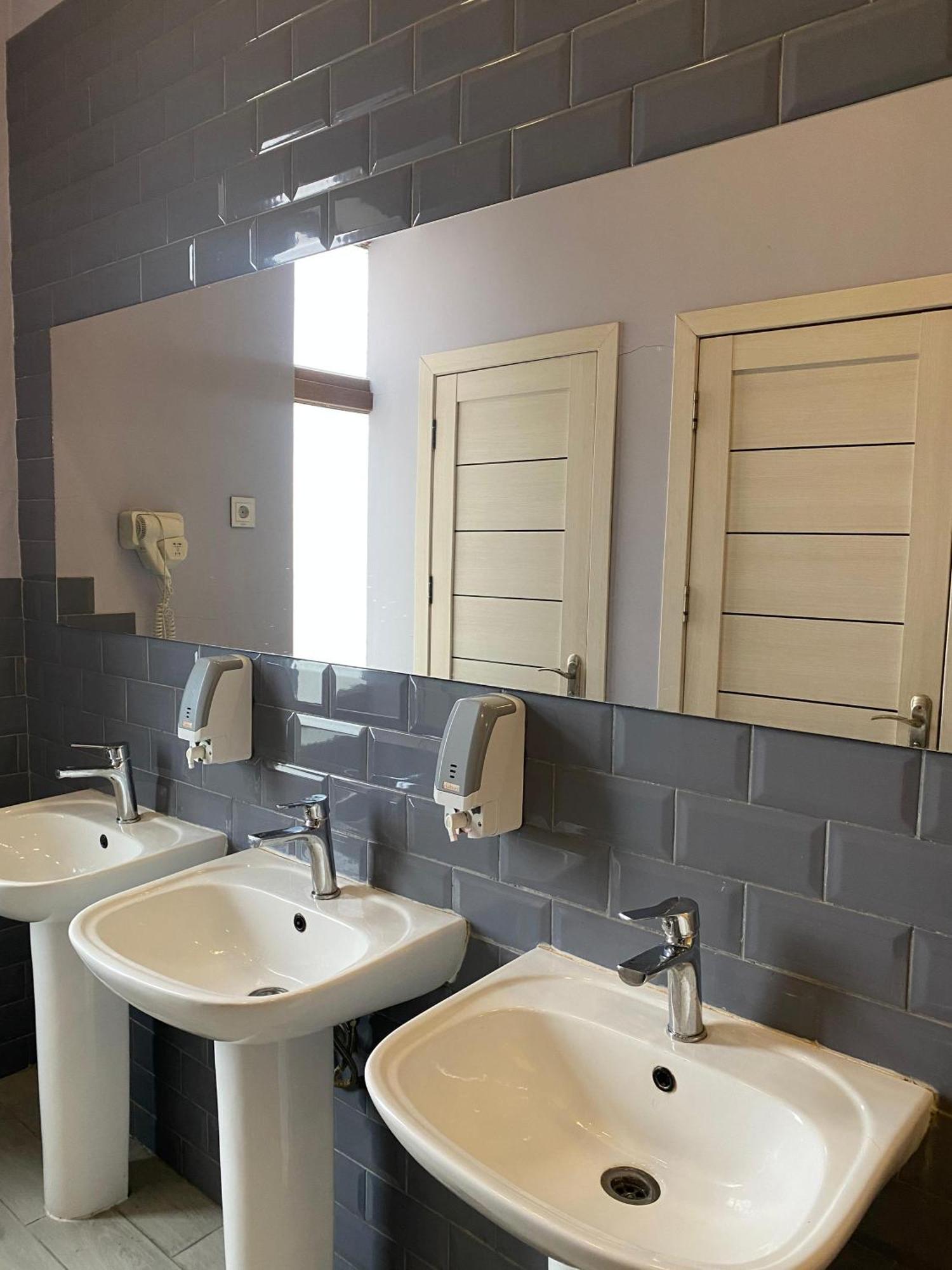 Central Hostel Şǝki Екстериор снимка