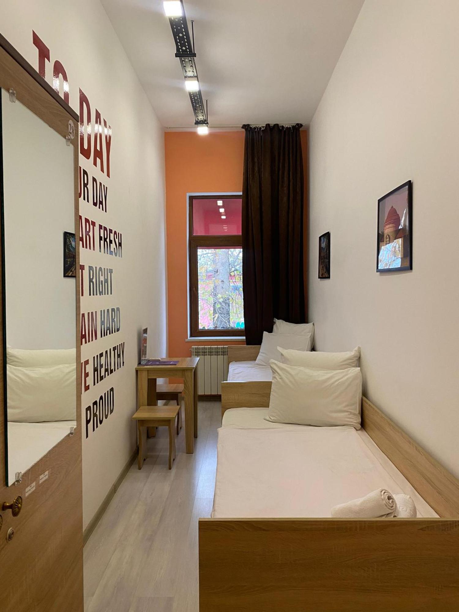 Central Hostel Şǝki Екстериор снимка