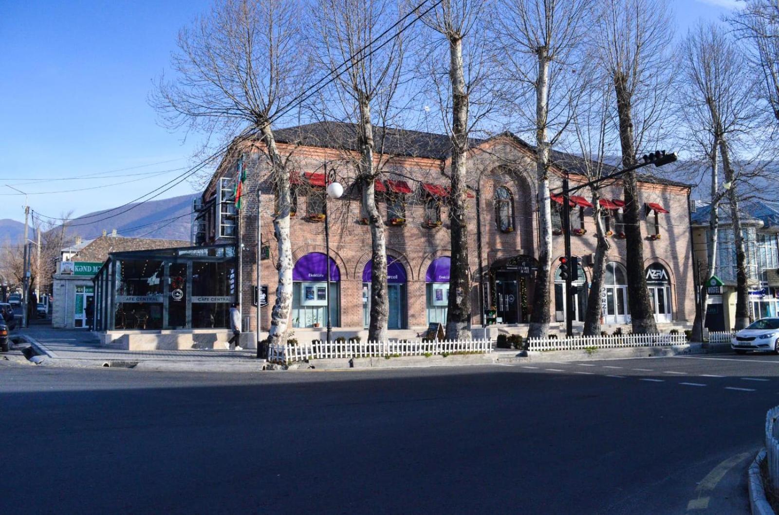 Central Hostel Şǝki Екстериор снимка