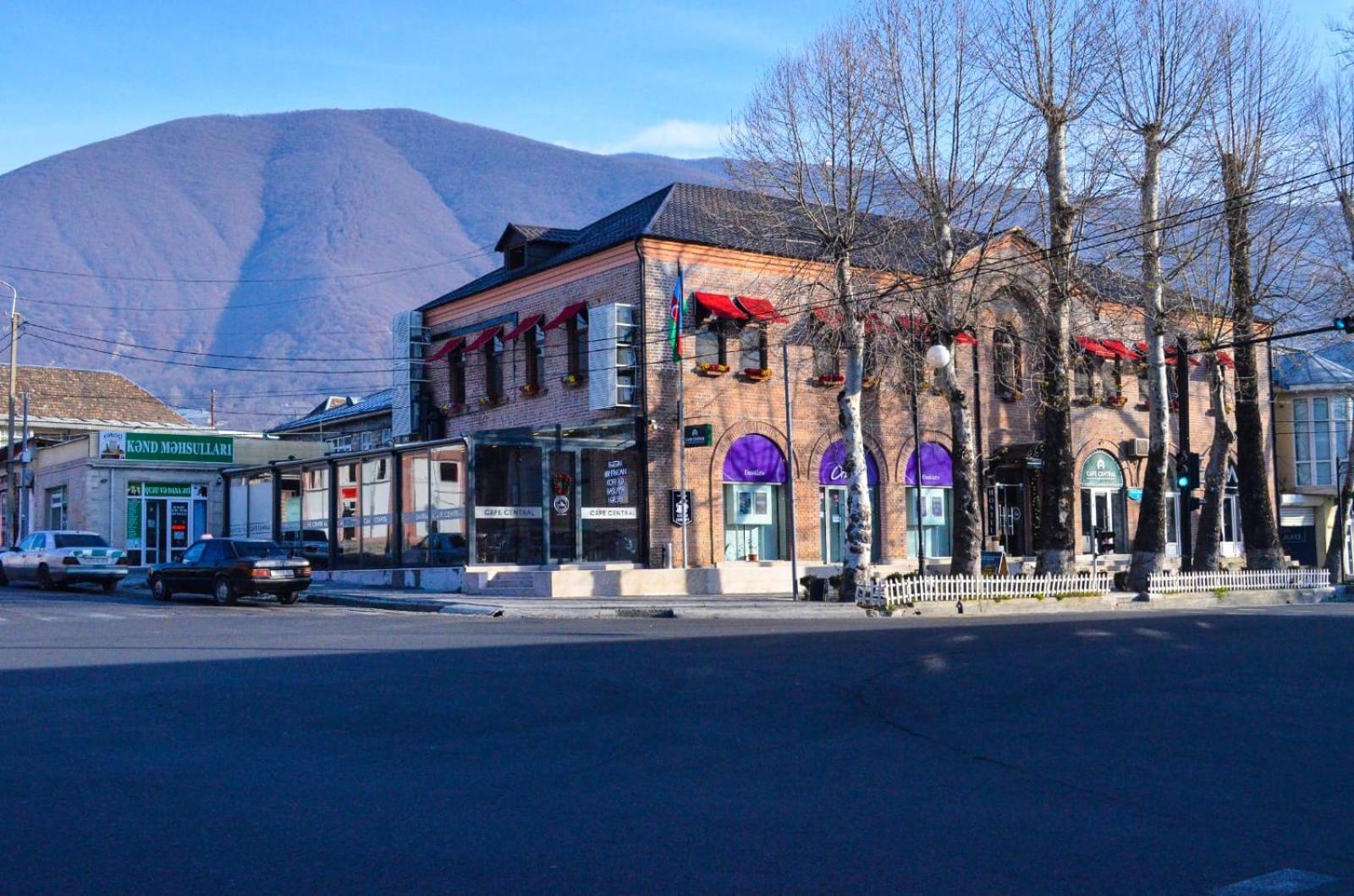 Central Hostel Şǝki Екстериор снимка
